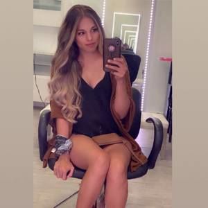 Meet your Posher, Ana